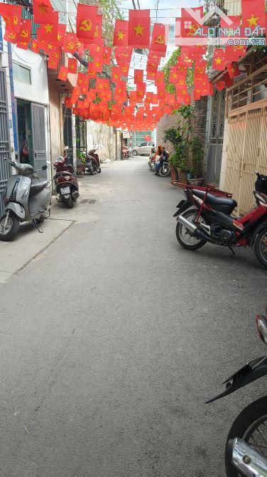 Bán nhà phố Thịnh Liệt giáp bờ sông Sét , giá 5ty8 có gia lộc