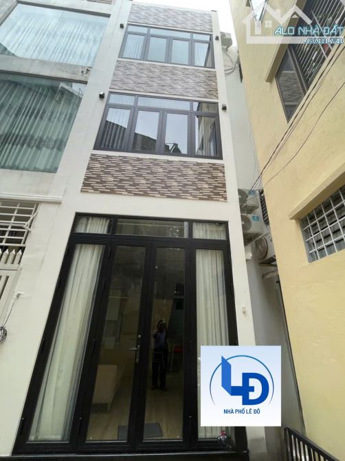 Cơ hội hiếm: Bán nhà phố Quận 10 .Kết cấu 4 tầng ,sát chợ Nhật Tảo, chỉ 6,9 tỷ