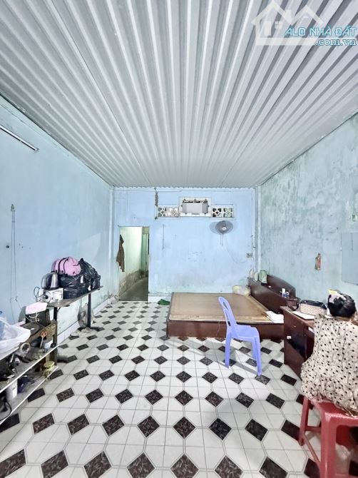 Nhà cấp 4 đường TRUNG MỸ TÂY 13, phường TRUNG MỸ TÂY, Q12, dt 121m2 (4,4mx22m), Hẻm Ôtô