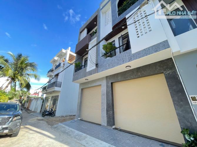 💥Nhà 2 Mê,TC 4*15,4m ,hẻm Cù Chính Lan,Gần Hoa Viên,gần Đinh Tiên Hoàng,nhiều lô khác