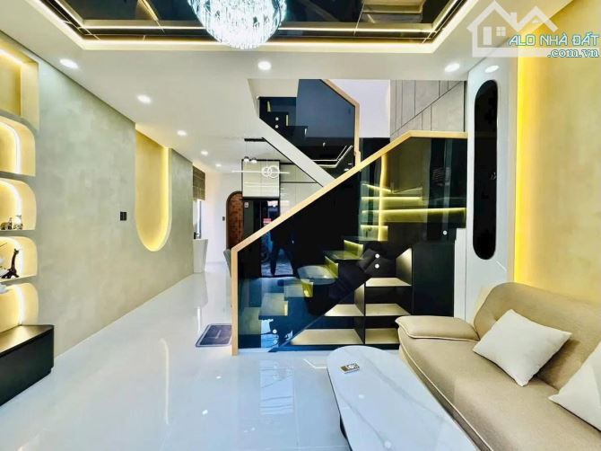 BÁN NHÀ MẶT TIỀN NGUYỄN LÂM – P.3 – BÌNH THẠNH – NGAY PHAN XÍCH LONG- 4.4 x 10m- 6.8 TỶ