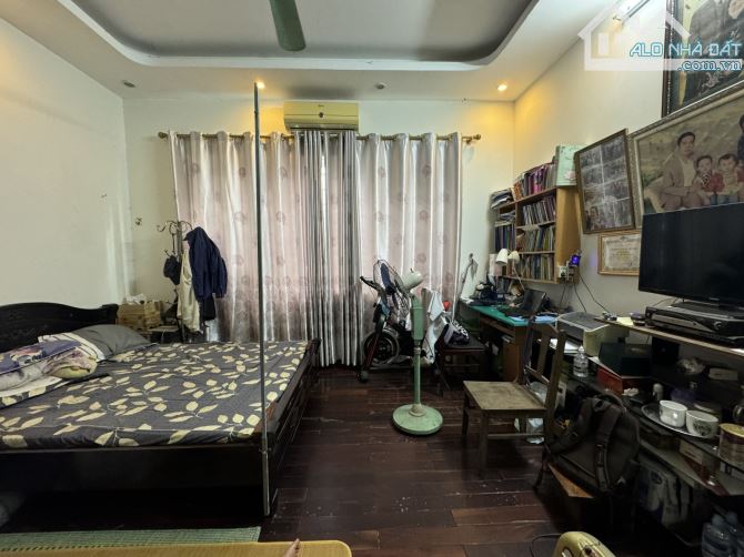 Bán gấp nhà Văn Trì, Bắc Từ Liêm, 2 mặt thoáng, 40m2, 4 tầng, mt 4.5m, giá 4.89 tỷ.