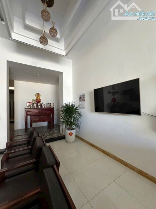 NHÀ MẶT TIỀN ĐỖ NHUẬN CÁCH TRƯỜNG HOÀNG VIỆT 600m: Giá 4.85 tỷ