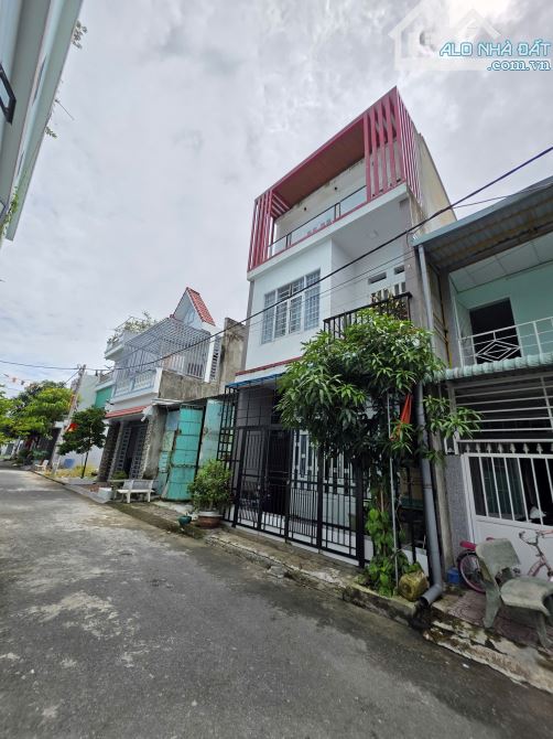 Bán nhà gần chợ 343 chỉ 200m, p.Bình Hòa, Tp.Thuận An chỉ 3,8 tỷ TL M7642