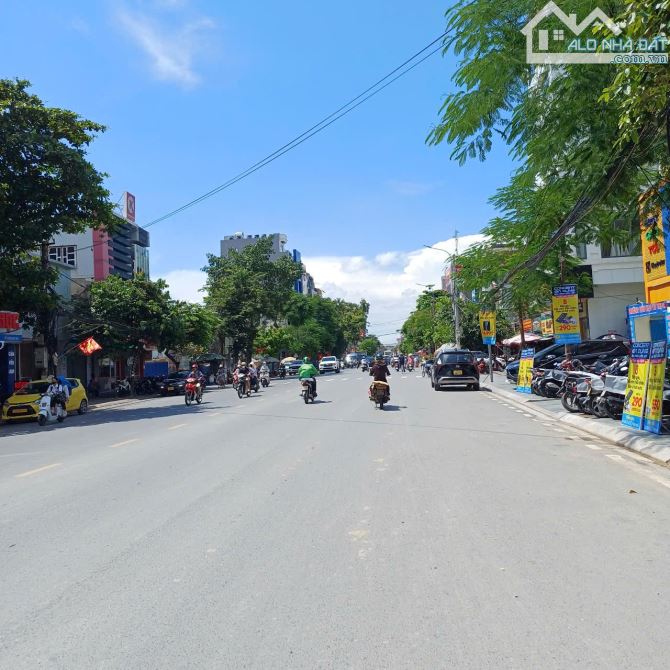 Siêu Phẩm mặt phố Trần Nguyên Hãn.