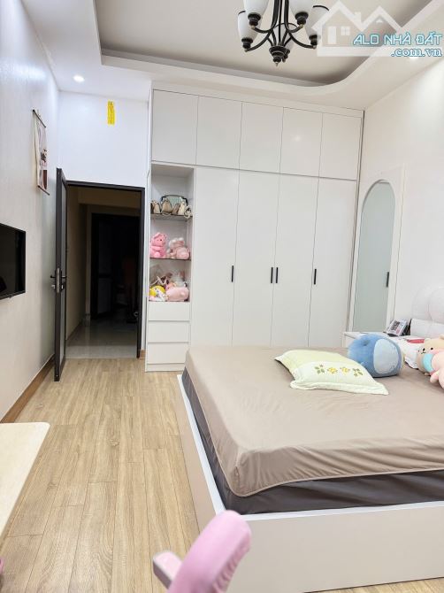 BÁN ĐẤT TẶNG NHÀ 3 TẦNG KIM GIANG HOÀNG MAI 66M2, GẦN Ô TÔ,  GIÁ ĐẦU TƯ CHỈ 10.8 TỶ