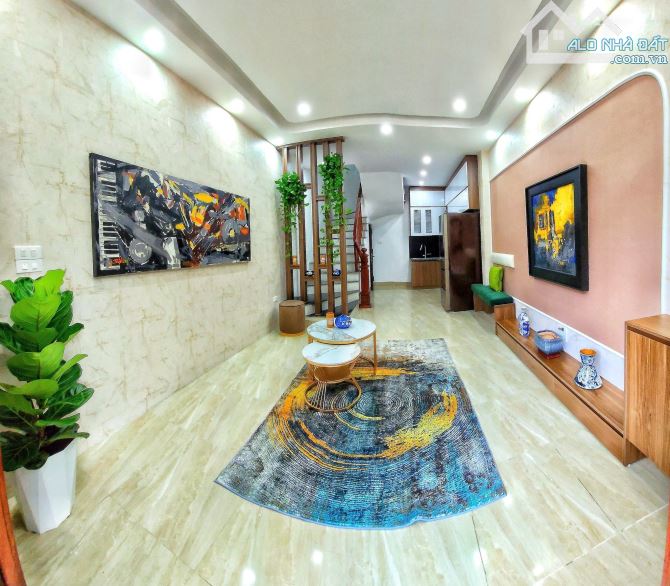 Bán nhà Cổ Linh, Long Biên 32m2, 5 tầng, nội thất đầy đủ, ô tô thông cách nhà 10m, 7.25 tỷ