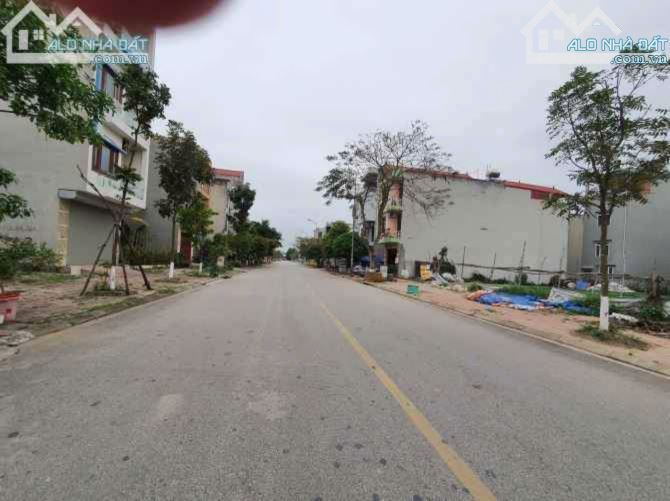 Bán lô mặt Nguyễn Quyền khả lễ dt 102m mt 4.5m hướng ĐN giá 12.2 tỷ