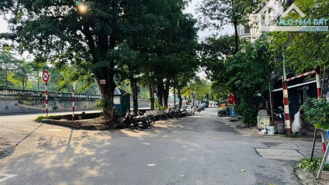 PHÂN LÔ OTO HỒNG HÀ - 6 TẦNG THANG MÁY - KINH DOANH OTO TRÁNH