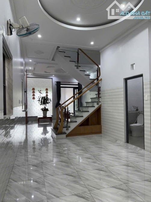 Nhà Phố 2 Lầu Sổ Riêng – Đường 8m Vỉa Hè – Sát Ngã Tư Chiêu Liêu, Chỉ 4 Tỷ 5!