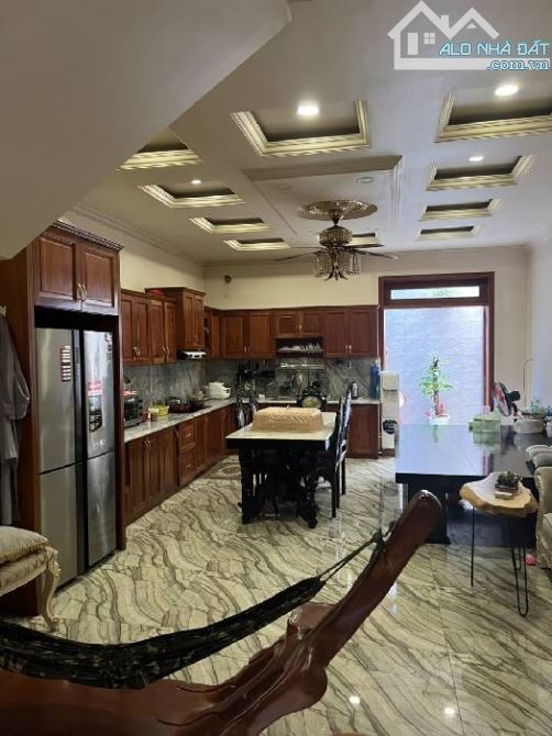 Bán nhà mặt tiền Trịnh Quang Nghị, phường 7, quận 8