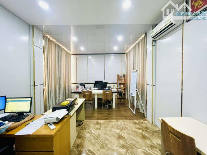 Bán nhà mặt tiền Tạ Quang Bửu,P.5,Q.8,dt: 4 x 17 nhà xây 3 lầu 16 Tỷ 98.