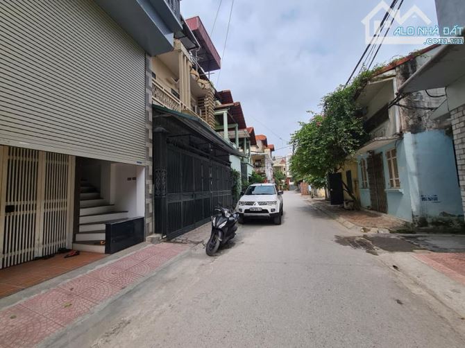 Hiếm Có, Đất Phố Nguyễn Sơn, Bồ Đề, 95m2, MT7.6m, Vỉa Hè, Kinh Doanh, Ô Tô Tránh