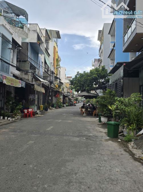 Bán nhà đường số 22 Lê Văn Quới hẻm xe hơi gần mặt tiền 52m2,3 Tầng Nhỉnh 5 tỷ