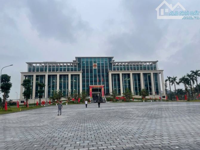 KÍNH NỖ- UY NỖ- ĐẤT SIÊU ĐẸP HAI THOÁNG TRƯỚC SAU- Ô TÔ THÔNG THOÁNG- QUY HOẠCH ỔN.