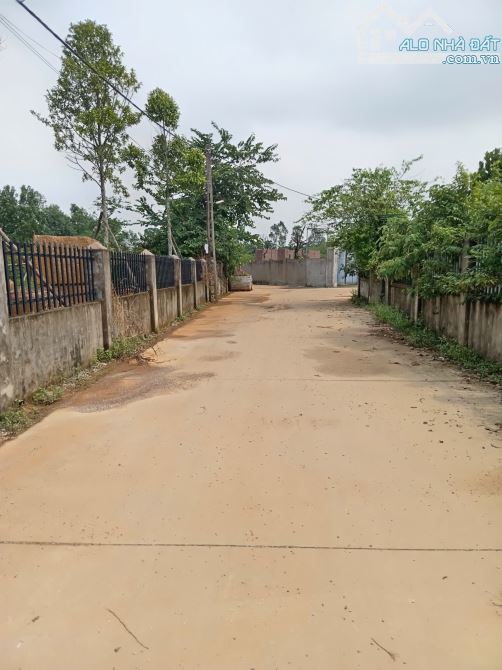 Bán 1450m2 đất tại Bình Yên _ Thạch Thất, ranh giới gọn gàng
