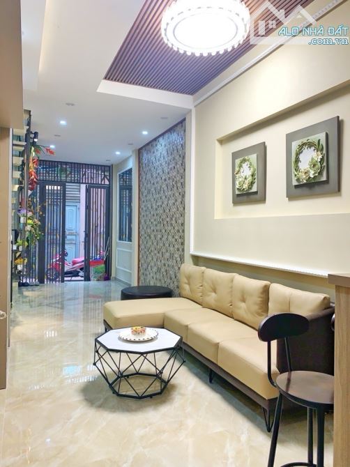 Bán nhà riêng dân tự xây Nguyễn Văn Cừ 50 m2- Ngõ nông ô tô 7 chỗ qua cửa, dân trí-10.x tỷ