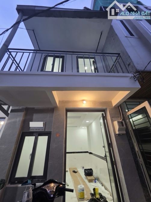 NHÀ 1 TRỆT 1 LẦU SỔ HỒNG RIÊNG HOÀN CÔNG,3PN NGAY KCX Q7 GIAPS Q4,CHỈ NHỈNH 3 TỶ