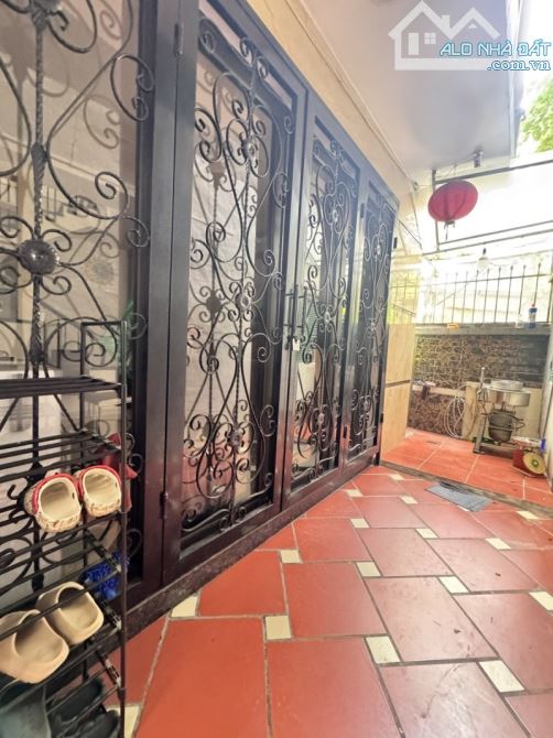 Bán nhà Nguyễn Văn Cừ,Ngọc Lâm 5 tầng,40m,mt5.9m oto đỗ cổng nhỉnh 8 tỷ