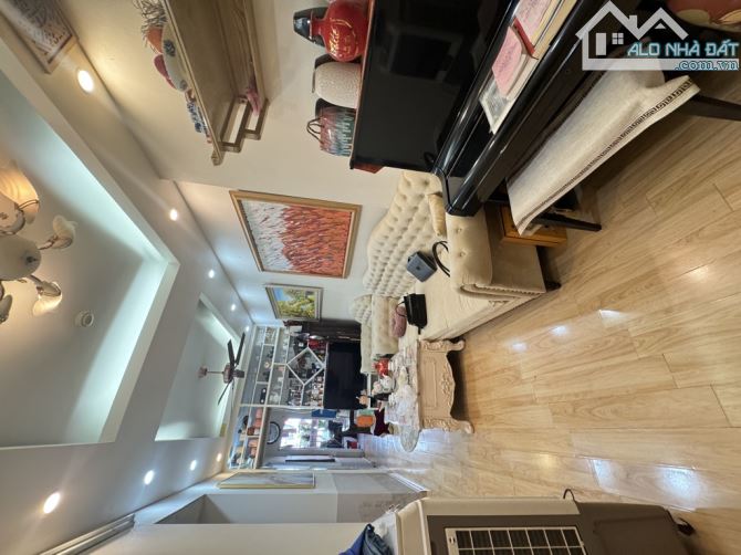 CỰC HIẾM – CHUNG CƯ NỘI THẤT ĐẸP – MẶT VÀNH ĐAI 3 NGUYỄN XIỂN – 68m² CHỈ 4 TỶ