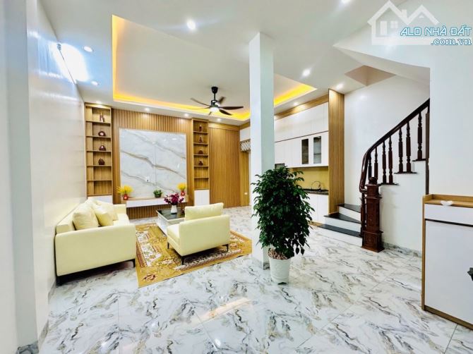 🏡 NHÀ 4 TẦNG - SÀI ĐỒNG – OTO ĐỖ CỔNG – NỘI THẤT NHẬP KHẨU – NGÕ NÔNG RỘNG RÃI – 5.X tỷ