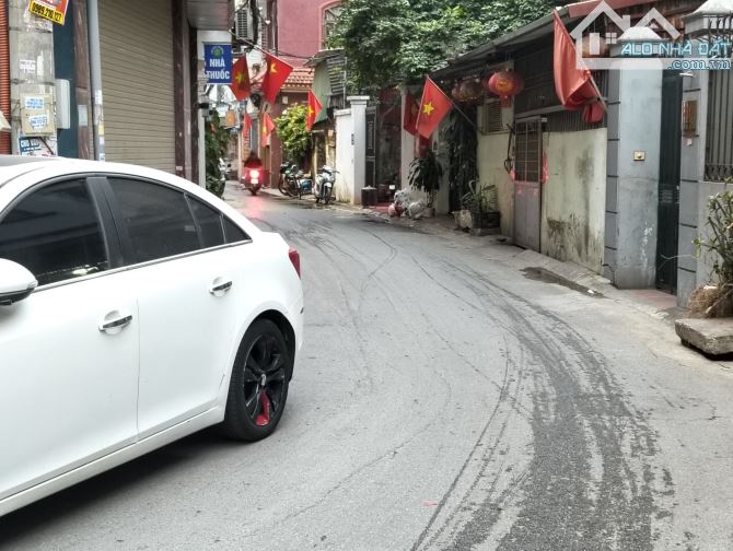 Bán nhà sát Vành Đai 2.5 - thang máy xây mới 5 tầng 42m, ô tô đỗ cửa giá 10 tỉ