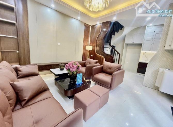 Ngõ thoáng nhà đẹp 5 tầng full đồ- Đại La, Đồng Tâm- 34m2- 6x tỷ