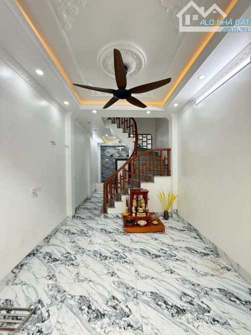 Nhà 3 tầng mới đẹp ngõ nông đường Phan Đình Phùng