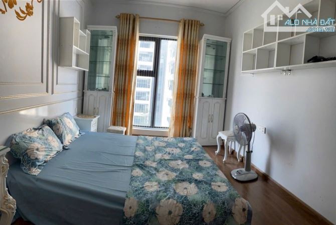 Bán chung cư F4 Trung Kính, Cầu Giấy, 99m2, 3 phòng ngủ, 2 WC, 7,4 tỷ