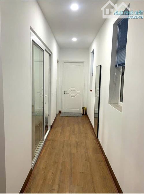 HX tải 1/ Lê Văn Sỹ p.10 Phú Nhuận  5x15m ,1 trệt 5 lầu thang máy  View 3 mặt thoáng . - 10