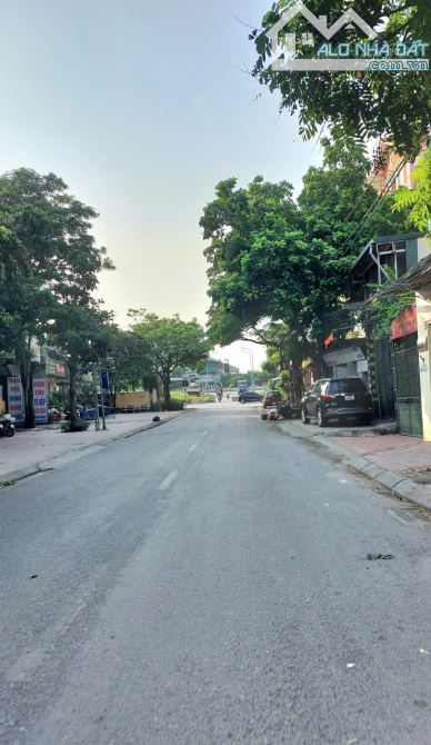 H.iếm phố Đức Giang gần 50m2- 5 tầng- 6.5 tỷ, 10m ra ô tô tránh, gần dốc ông Kền - 10