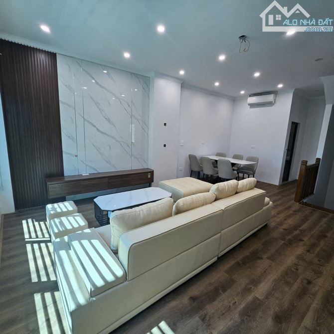 Bán nhà Hoa Lâm: 42m2 x 5 tầng x MT 5M, thang máy x gara ô tô, KD sầm uất! - 10