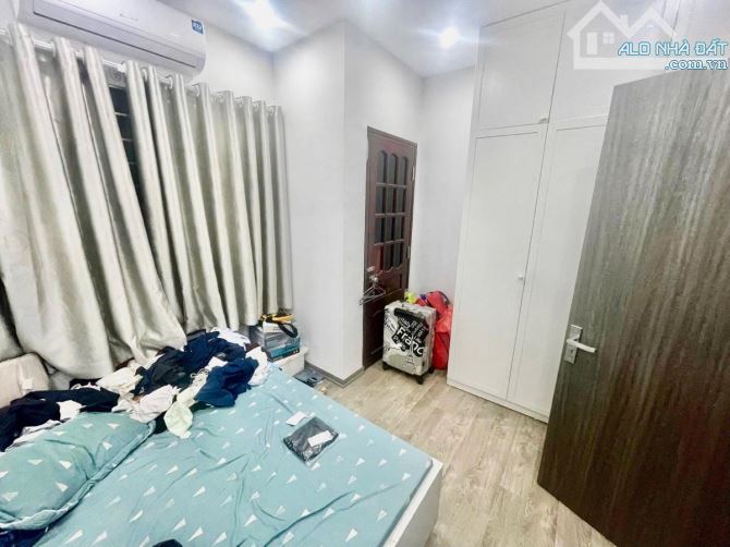 BÁN NHÀ 37M² – 6 TẦNG – MT 4.2M – ĐÊ LA THÀNH – ĐỐNG ĐA –KINH DOANH NHỎ -NGÕ THÔNG- 10.5 T - 10