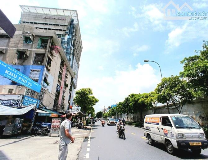 Bán gấp nhà Trần Nhân Tôn, P.9, Quận 5 – 4PN, full nội thất, 11 tỷ TL - 11