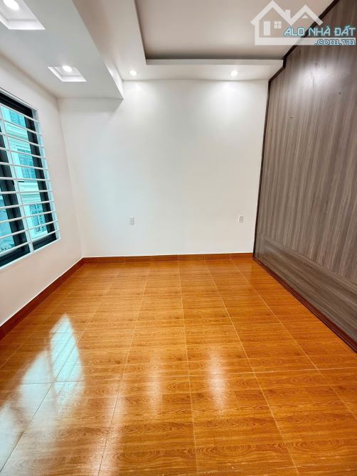 Siêu phẩm Lê Lai nhà mặt ngõ kinh doanh buôn bán ô tô đỗ cửa - 11