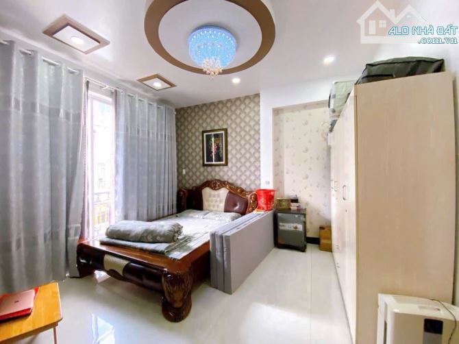 Lô Góc - 4 Tầng - 100m2 - Cạnh TT Quận 7 - Xe Hơi Đổ Cửa - Nhỉnh 10 Tỷ - 11