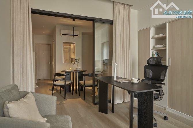 CĂN HỘ TÁCH BẾP LUXURY FULL NỘI THẤT BAN CÔNG CỰC ĐẸP Ở QUẬN 1 - 11