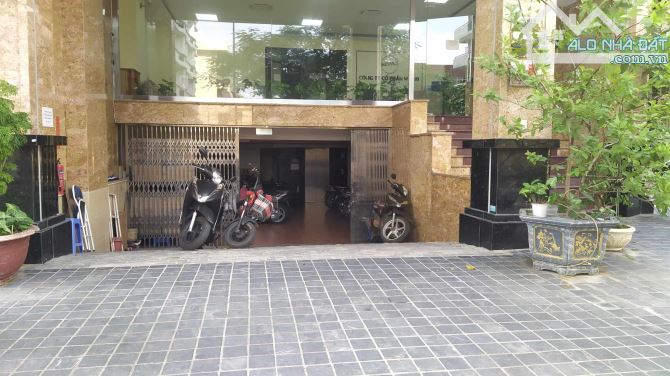 (LÔ GÓC 2 MẶT TỀN) TÒA 9T PHỐ HOÀNG QUỐC VIỆT 96M2 MT: 7.2M - VỊ TRÍ NGÃ BA - HĐ 210TR/T. - 1