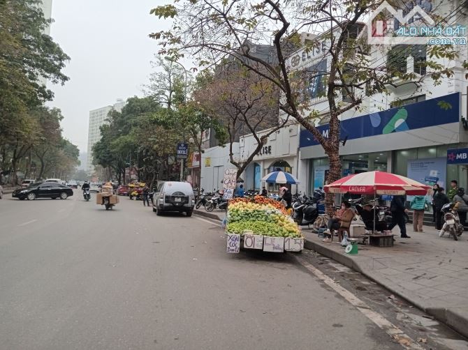 Bán nhà mặt Nguyễn Hữu Thọ lô góc phù hợp xây tòa building siêu vip, 400m2 MT 21m, 132 tỷ