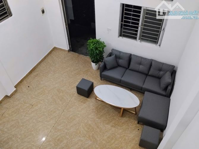 BÁN ĐẤT TẶNG NHÀ C4*THẠCHBÍCH,THANH OAI*,NGÕ 3 GÁC,SÁT CHỢ ĐẦU MỐI PHIA NAM,GIÁ CHỈ 3,3Ty - 1