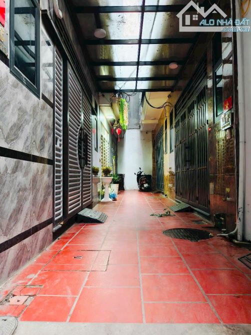 Oto đỗ cửa, vị trí đẹp gần Phố, Minh Khai full nội thất 5 tầng đẹp 32m2 sổ. Giá 7.8 tỷ - 1