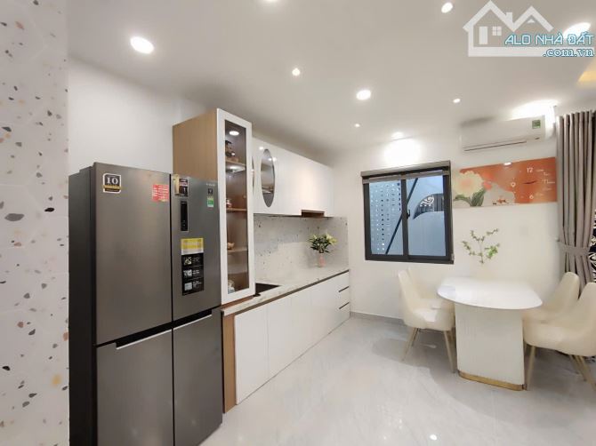 GẦN KHU PHAN XÍCH LONG, NHÀ ĐẸP 2 TẦNG 3PN, 41M2, giá 5.95 ty TL - 1