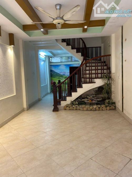 Cho thuê nhà ngõ ô tô Thái Hà 5 tầng x 50m2, 9 PN, 4 vệ sinh, 24 Triệu/th - 1