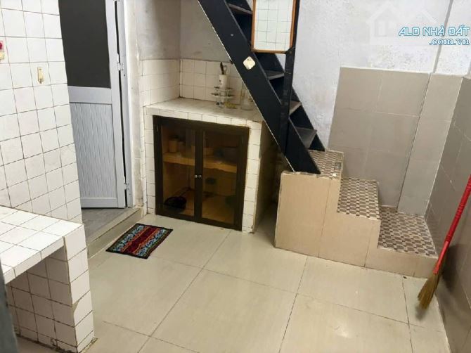 B.ÁN NH.À Trần Phú.P4.Q.5. Vị trí rất trung tâm, 2 phút đi xe Honda tới bùng binh Trần Phú - 1