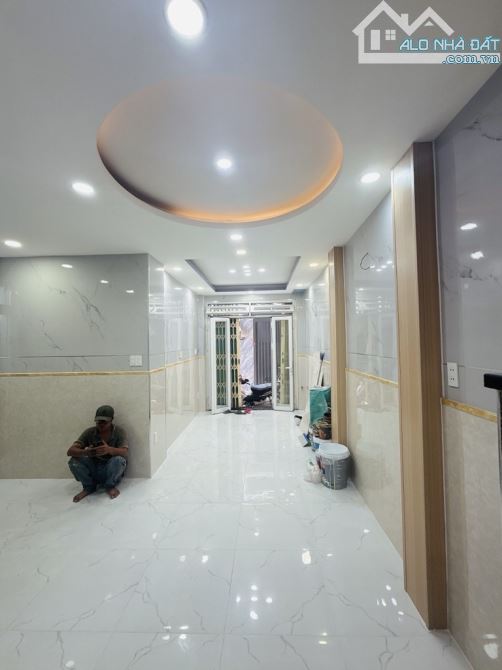 CÁCH HXH 10m - NHÀ 3 TẦNG TẠI ĐOÀN VĂN BƠ - KHU DC HIỆN HỮU KHÔNG QH - 1