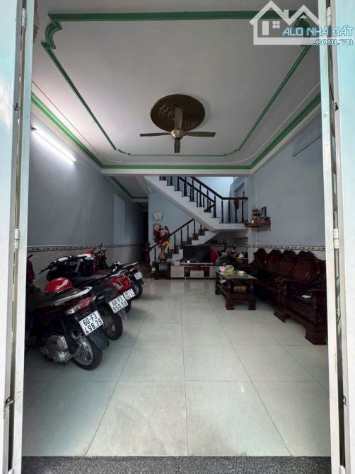 Bán nhà lầu khu dân cư Tân Phong 80m2 giá 4.3 tỷ - 1