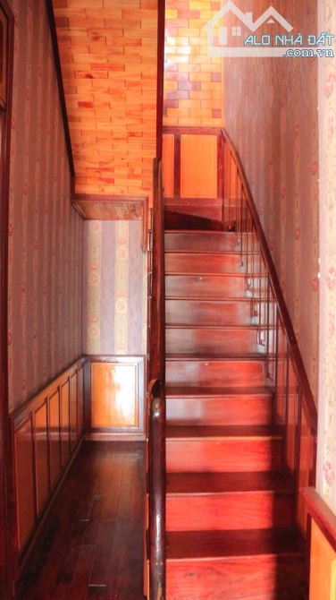 NHÀ ĐẸP KIÊN CỐ HẺM 320 TRẦN PHÚ NỘI THẤT XỊN XÒ TOÀN GỖ TỰ NHIÊN - Loctran - 1