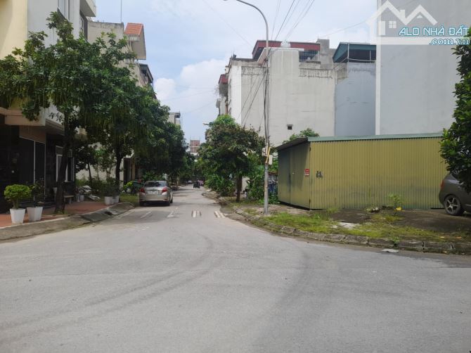 ĐẤT YÊN NGHĨA LÔ GÓC TRỤC CHÍNH KINH DOANH - 1
