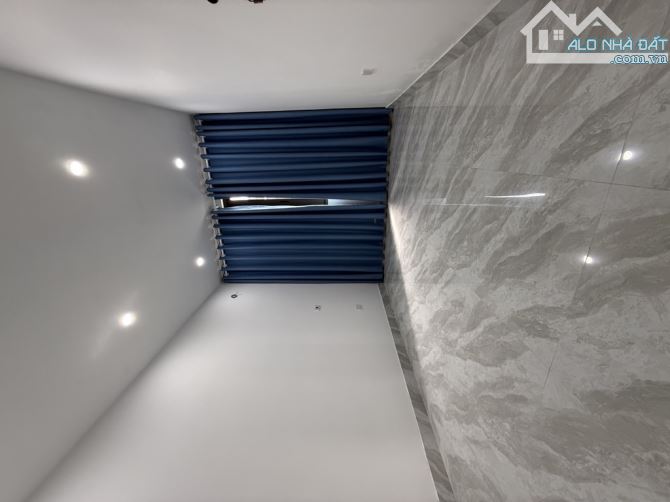 Hơn 5 tỷ- Đống đa- Nhà xây mới 20m*5 tầng, gần ô tô - 1