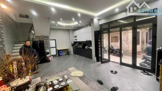 🌸 Nhà Phố Trung Tâm Hai Bà Trưng - Rẻ Hơn 200tr So Với Khu Vực - Nhanh Mới Kịp - 1